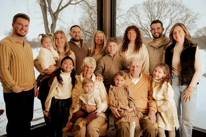 Family — Family — extended family, winter